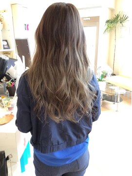 イツミヘアーループ(itsumi) グラデーションカラー人気のアッシュグレー