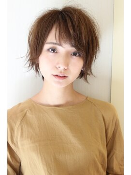 レウナ 外苑前(Reuna) 大人可愛い小顔ショート　束感ショート　ニュアンスパーマ