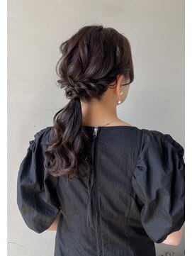 ホワイトルーム(White Room) low pony