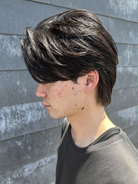 ヒュイル バイ ニアウ(Hwyl by Niau) メンズマッシュセンターパートスパイラルパーマニュアンスパーマ