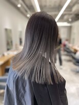 アヴァンス 京橋店(AVANCE)&nbsp;クールさと品格のあるシルバーグレーバレイヤージュ