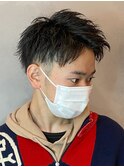アップバングツーブロックバーバーフェードツイストメッシュ