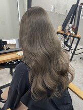 イリ 大阪(ili) ハイライトカラーミルクティーベージュレイヤーカット