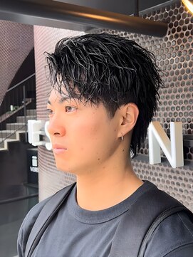 エース(ACES) センターパート×七三分け×ジェントルショート