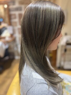 オッジ 六本松店(oggi) カーキグレージュonハイライト