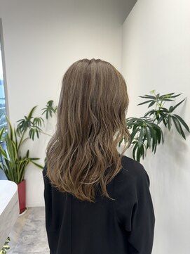 エレ 博多(ere) ロング/レイヤーカット白髪ぼかし博多