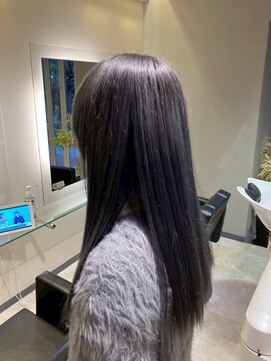 アース 常盤平店(HAIR & MAKE EARTH) ブルーアッシュのツヤ髪ストレートロング