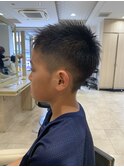 スポーツ男子サイドすっきり！ツーブロ風ベリーショートで爽快に