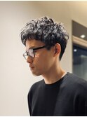 ピンパーマで無造作な動きを。大人のダウンバングショート