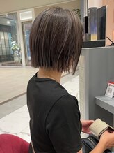 ティディ(Tidi)&nbsp;ヘイリーボブ/切りっぱなしボブ/オリーブグレージュ/豊中庄内