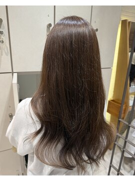 ヴァネッサ VANESSA ヘーゼルベージュブリーチなしイルミナカラー×MIHO