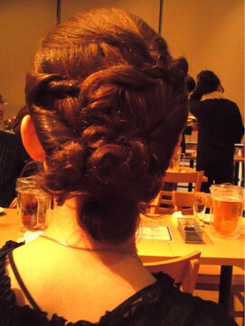 ふたば美容院 本店 双葉美容院 パーティー用☆バラの花☆編み込みアレンジ☆