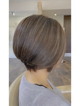 ミコノス(MYKONOS) グラデーションボブ×ハイライトカラー