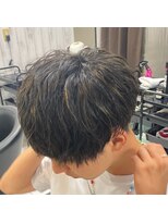 アイズ 海老名(AIZU)&nbsp;ハイライトツイストスパイラルパーマアップバングスパイキー