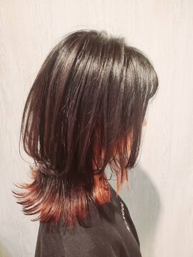 ヒルズ(Hills) ウルフスタイル☆インナーカラー