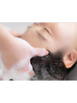 髪とカラダの美と健康を叶えるサロンOPIUM！じっくり丁寧なマッサージで、溜まった疲労もすっきり解消！