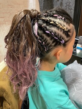 ヘアーメイク リボーン ムーヴ(hair make re:bbon move) コーンロウ