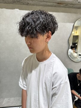 ゼスト リル 新宿(ZEST lill) 塩澤太一 波巻きスパイラル 波巻きパーマ マッシュパーマ