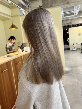 ロジェ(loje) ハイトーンカラー/ワンレン/ホワイトシルバーカラー