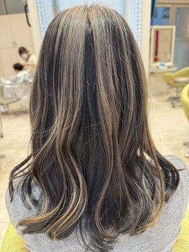 ビス ヘア アンド ビューティー 西新井店(Vis Hair＆Beauty) 20代30代冬カラーブリーチカラー透明感ミルクティーグレージュ