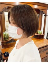 インビテーション(invitation)&nbsp;ベージュカラーの丸みショートボブ