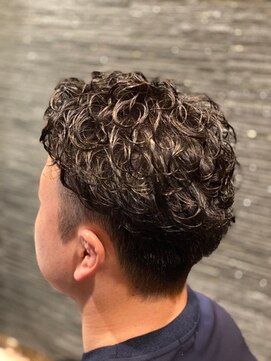 プレミアムバーバー 目黒店(PREMIUM BARBER produce by HIRO GINZA) 爽やかワイルドパーマスタイル