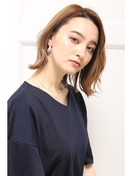 クラッチ ユニ(CLUTCH uni) くびれミディナチュラルワンカールボブg2