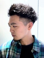 ガズル ハラジュク(GUZZLE HARAJUKU)&nbsp;宮城リョータ風無造作スパイラルパーマ　フェードカット　原宿