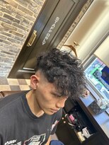 ミリオンバックス 御徒町店(Million Backs)&nbsp;スペインカール/波巻き/カジュアルショート<理容室>[メンズ]