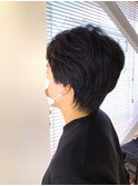 暗髪ショートスタイル