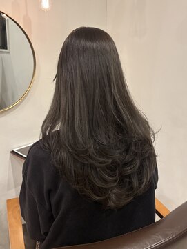 レイヤーカット オリーブベージュ