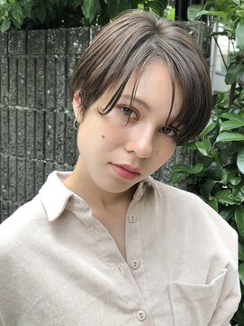 ミィ 表参道(mee.) 【mee.】 アッシュベージュ ハンサムショート