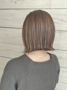 ベルコフレ 玉造店(Belle Coffret) 【Bellecoffret】大人女性のための切りっぱなしボブ オリーブ