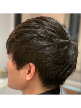 ヘアー ラミュウ(Hair La'Miu) マッシュ系襟足長め刈り上げ