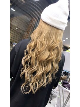 ラフ 難波店(LAFF) #黒髪#ボブルフ#ネビージュ#小顔#ワンレン