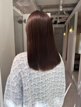 ムーム(Momb) 艶ベージュ