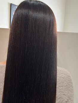 ライトアーム(Right arm)の写真/Rightarmの縮毛矯正で艶のある仕上がりに思わずうっとり…♪マンツーマンサロンだからお悩み相談しやすい!