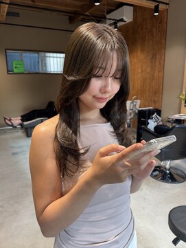 サムウェア(SOMEWHERE) ブリーチを使わずに作る 柔らかいマロンブラウンカラー