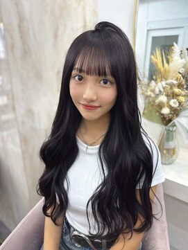 ラビス(Lovis) ミディアム/暗めカラー/デザインカラー/フェイスフレーミング