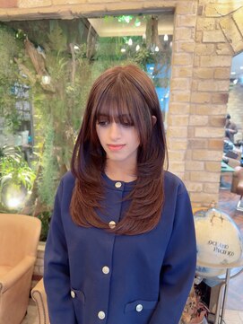 大人ナチュラルハッシュカット