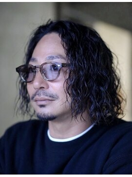 オルト(Altn) 大人の波巻きツイストスパイラルパーマミディアムロングメンズ