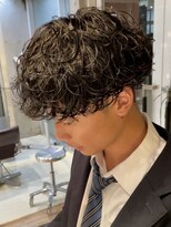 マグカーネバイフィフス オカヤ(Mag KANE by fifth okaya) 岡谷波巻きパーマツイストスパイラルパーマシャドウパーマ30代
