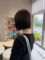アンドルトワ(and Lutowa) パツッと切りっぱなしボブ