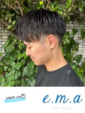 エマヘアデザイン(e.m.a Hair design) アップバングショート