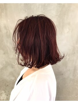 ヘルベチカ・ヘア(Helvetica hair) {helvetica hair}鎖骨ミディ×red