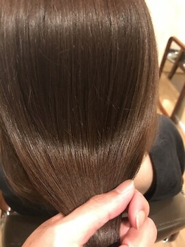 オハナ(ohana) 【ohana/表参道】秋色艶髪イルミナカラー×ネイビーグレージュ。