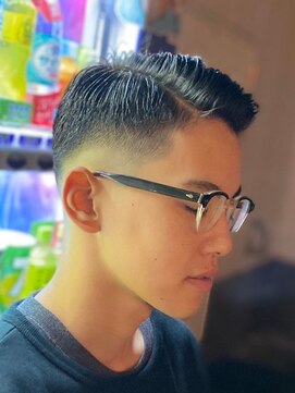 バーバーリング メソッド(BARBERING METHOD) ビジネスマンフェードカットスタイル