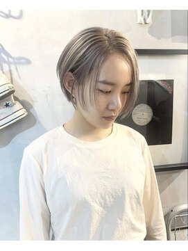 ジーナ(XENA) ヘーゼルベージ×ホワイトグレージュ