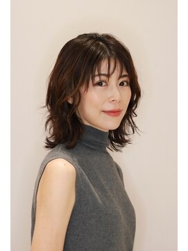 アンベリールフルー(EMBELLIR fleur) ミディアムウルフ　30代/40代/50代