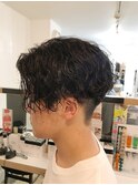 センターパートツイストスパイラルパーマメンズマッシュパーマ